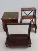 19TH CENTURY TOILET MIRROR, AN ANTIQUE COMMODE & LIBRARY STEPS