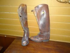 PAIR OF SCHNIEDER COMPANY RIDING BOOTS in tan leather and with zip fasteners