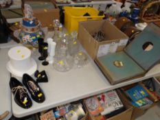 PARCEL OF GLASSWARE together with Japanese lidded koro, album of vintage gramophone records ETC