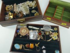 MODERN LEATHER / WOOD JEWELLERY BOX & CONTENTS including two silver / mother-of-pearl fruit