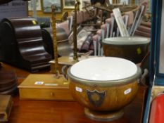 DE GRAVE, SHORT & CO. LIMITED TABLE TOP / DESK TOP WEIGHING SCALES, together with an oak twin