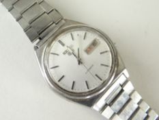 CASED VINTAGE SEIKO GENTLEMAN'S WRISTWATCH in stainless steel, with circular silvered dial and
