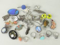 MIXED JEWELLERY contained within various bags and including white metal / silver rings, brooches,