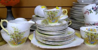 COLLECTION OF VINTAGE SHELLEY 'DAFFODIL TIME' TEAWARE