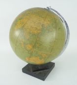 1961 PHILIPS 10 CHALLENGE GLOBE rotating on a white metal black Evorite stand