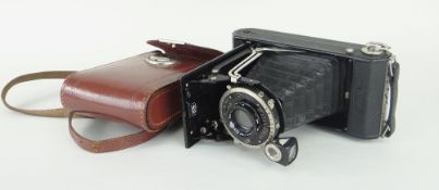 ZEISS IKON 'COMPUR' CAMERA with concertina action, with its case