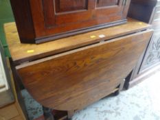 VINTAGE CIRCULAR GATE LEG DROP LEAF DINING TABLE