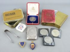 A MIXED COLLECTION OF SILVER COINAGE AND BADGES to include a chase decorated lady's cigarette case -