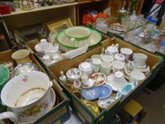 AN ARRAY OF COLLECTABLE POTTERY, PORCELAIN AND GLASSWARE including Chintz, Masons, Royal Worcester