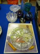 A PARCEL OF ASSORTED DECORATIVE GLASSWARE including paperweights, Mdina ETC