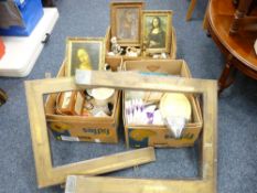 A MIXED QUANTITY OF HOUSEHOLD GOODS AND COLLECTABLES including a vintage Roberts radio and a brass