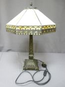 A FINE EXAMPLE TIFFANY STYLE TABLE LAMP, 38cms shade diameter