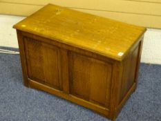 A VINTAGE OAK BLANKET CHEST, 52cms height, 79cms width, 42.5cms depth