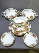 APPROXIMATELY 25 PIECES OF OLD COUNTRY ROSES CHINA