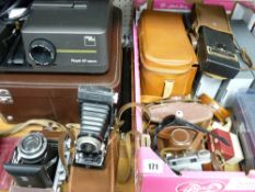 COLLECTION OF VINTAGE CAMERAS, a Zeiss Icon Royal A F Selectiv slide projector and associated