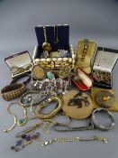 GOOD SELECTION OF VINTAGE & LATER COSTUME JEWELLERY and compacts ETC, some items being in precious