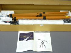 AS NEW ASTRONOMER'S TELESCOPE WITH STAND, associated lenses and instruction booklet, boxed