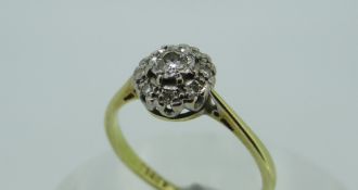 18CT YELLOW GOLD DIAMOND ILLUSION SET RING