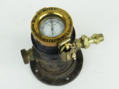 TURN OF THE CENTURY GUEST & CHRIMES SIEMEN'S METER gallon gauge in brass and cast iron, 19cms high