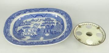 19TH CENTURY ENGLISH CREAMWARE EGG STAND TOGETHER WITH A WILLOW PLATTER (POSSIBLY SWANSEA), the