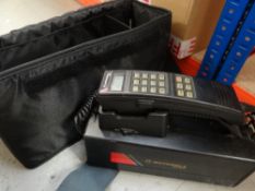MOTOROLA 4800X MOBILE PHONE IN CARRY CASE, circa 1992