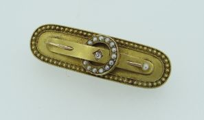 15CT GOLD SEED PEARL BUCKLE DESIGN BAR BROOCH, 7gms, in box