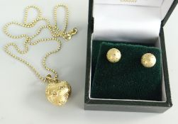 18CT GOLD HEART DESIGN PENDANT & CHAIN, together with earrings, 6.8gms, in boxes
