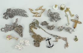 BAG OF ASSORTED JEWELLERY to include marquisette and other brooches, pendants, chains ETC