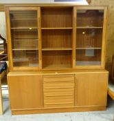 LATE 20TH CENTURY LIGHT WOOD LOUNGE UNIT, 168cms w