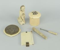 ASSORTED EARLY TWENTIETH CENTURY IVORY / PART IVORY ANTIQUES including monogrammed screw-lid