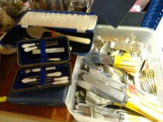 CASED & LOOSE CUTLERY