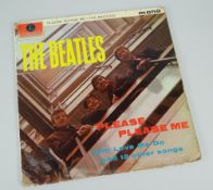 THE BEATLES VINYL LP 'PLEASE PLEASE ME' ON PARLOPHONE (PMC 1202) rare first press black and gold
