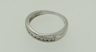 PLATINUM DIAMOND CHIP TWIST SHANK RING, 3grams
