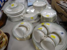 ROYAL DOULTON 'BERKSHIRE' DINNER & TEAWARE