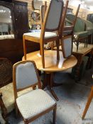 NATHAN FURNITURE CIRCULAR / ROUND EXTENDING LIGHT WOOD DINING TABLE & CHAIRS