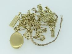 ASSORTED 9CT YELLOW GOLD JEWELLERY to include tiny hallmarked ingot, necklace with pendant locket,