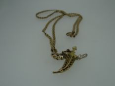 9CT YELLOW GOLD HALLMARKED NECKLACE & PENDANT in the form of a Janbiya dagger and scabbard, 14gms