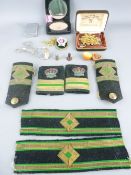 MIXED GROUP OF COLLECTABLES and a quantity of mainly cased spectacles