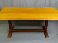 GOOD SIZE MODERN LIGHTWOOD RECTANGULAR DINING TABLE with twin column pedestal ends, 75cms height,