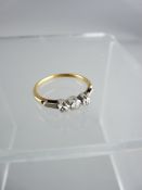 18CT THREE STONE DIAMOND DRESS RING, K-L fit, 1.9gms