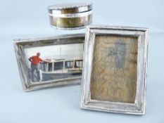 CIRCULAR SILVER RING BOX with engine turned and wavy rimmed lid, 2.4ozs, Birmingham 1908 and a