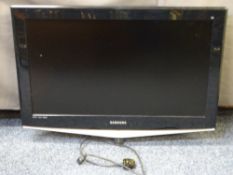 SAMSUNG 32IN TV wall mountable