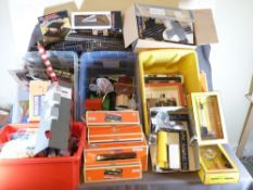 LIONEL ELECTRIC TRAINS O'GAUGE - layout material, buildings, accessories and wooden sleeper track