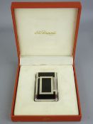 S T DUPONT LAQUE DE CHINE LIGHTER in black and stamped to the base 'Paris' made in France No 8A8UR67