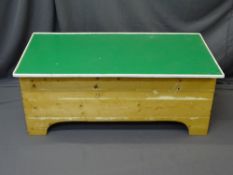 MODERN PINE BRIO TOY BOX, the lid being a platform playboard, 50cms H, 123.5cms W, 67.5cms D