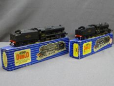 HORNBY DUBLO - 3 RAIL 3224 No 48094, and LT25 No 48158 - 8F goods locomotives, excellent, boxed