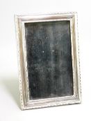 SILVER EASEL PICTURE FRAME, bead edged, Sheffield 1915, to take picture 13 x 8cms (5 x 3in)