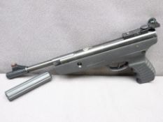 SMK532 .22 CALIBRE AIR PISTOL, boxed