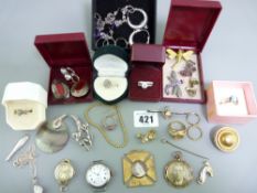 VICTORIAN & LATER YELLOW & WHITE METAL JEWELLERY, untested quantity including insect forms,