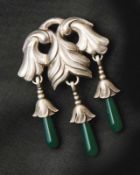 Jensen, GeorgBrosche(Radvad 1866-1935 ebd.) Durchbrochen gearbeitete Blütenform mit drei von